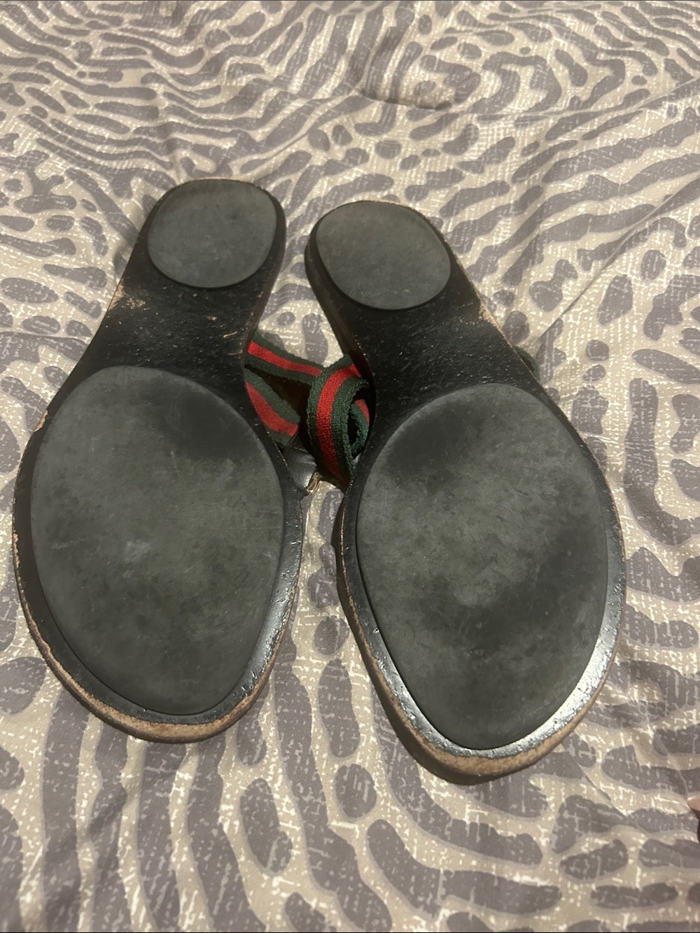 Gucci Black Embossed GG Thong Sandals with Red-Green Web - Picture 3 of 3